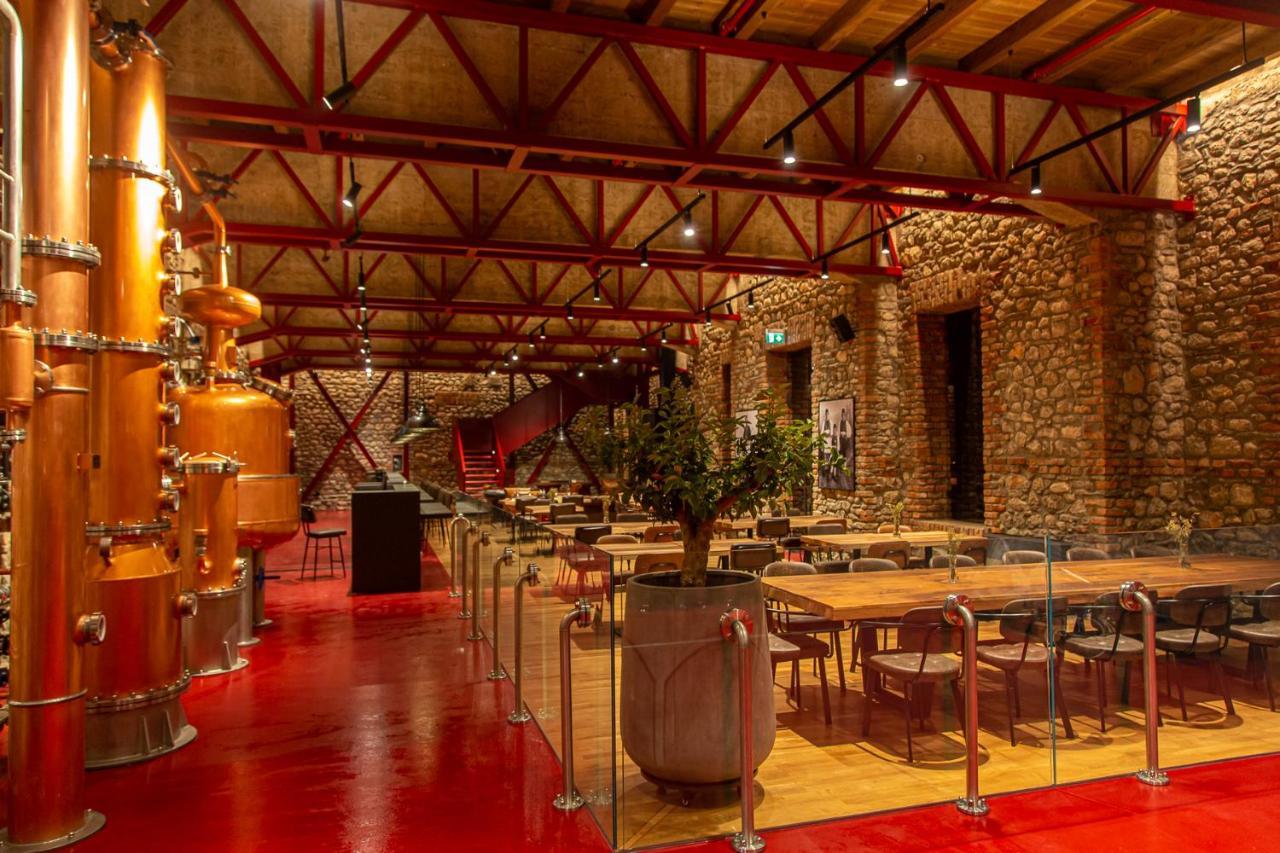 Melesin Distillery Leskovik Extérieur photo
