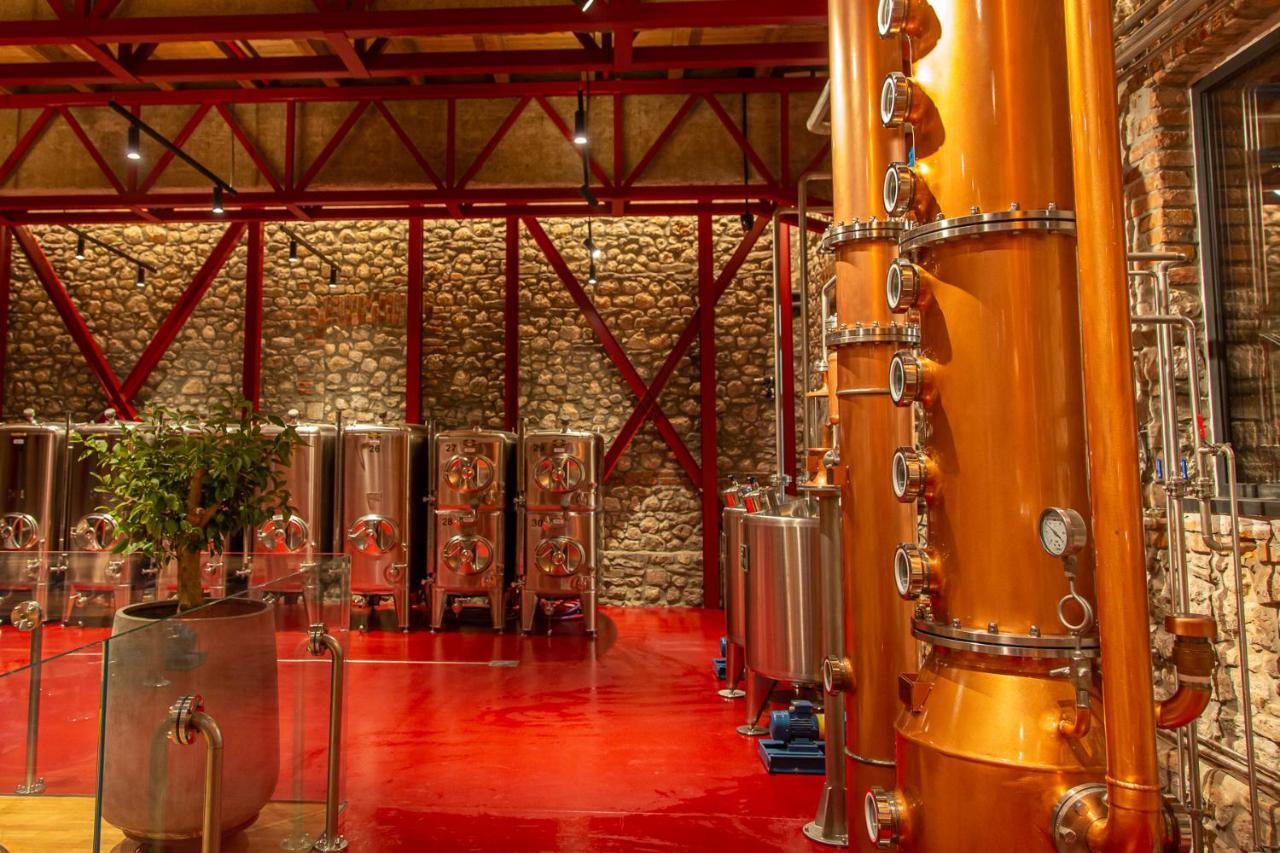 Melesin Distillery Leskovik Extérieur photo
